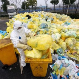 Эпидемиологи сообщили о росте профзаболеваний медработников из-за медотходов
